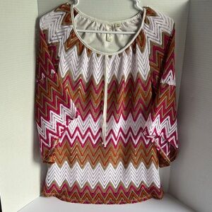 Tacera Women's Chevron Patterned Top - Pink, Gold, White‎ Size S Preowned